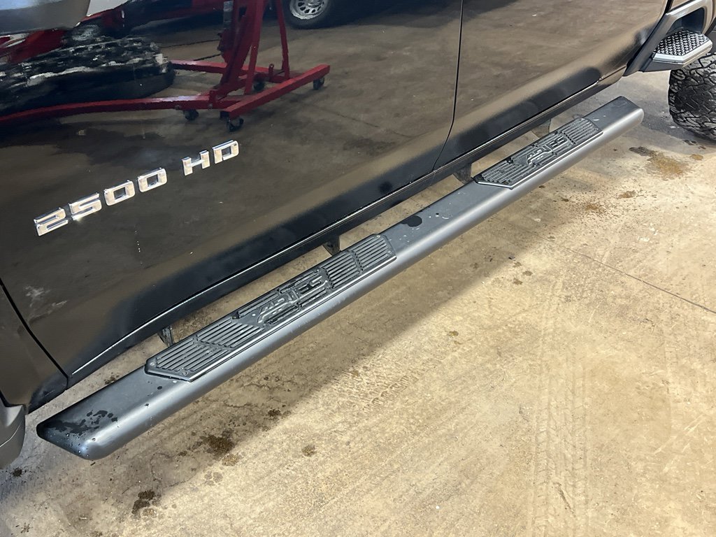 Used 2024 Chevrolet Silverado 2500 ZR2 w/ Technology Package image 9