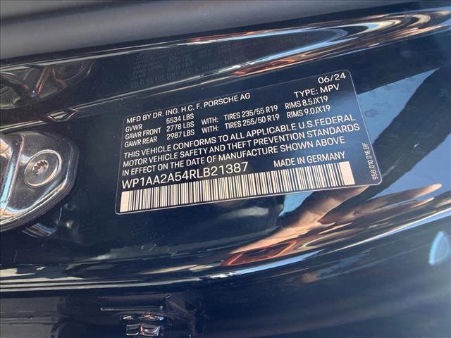 Used 2024 Porsche Macan AWD/4WD image 22