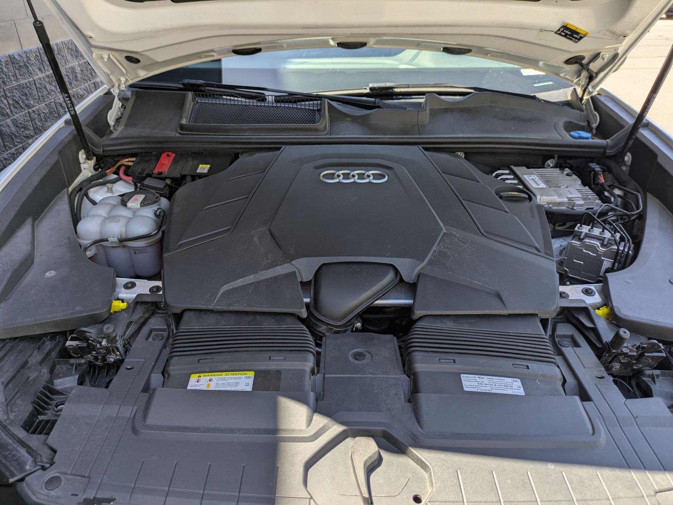 Used 2022 Audi Q8 Premium w/ Convenience Package AWD/4WD image 31