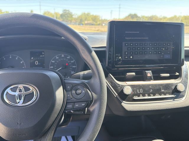 Used 2025 Toyota Corolla LE image 11