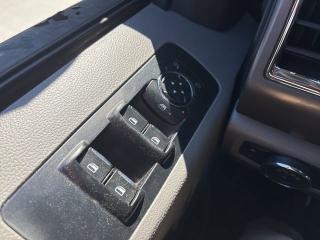 Used 2015 Ford F150 XLT AWD/4WD image 29