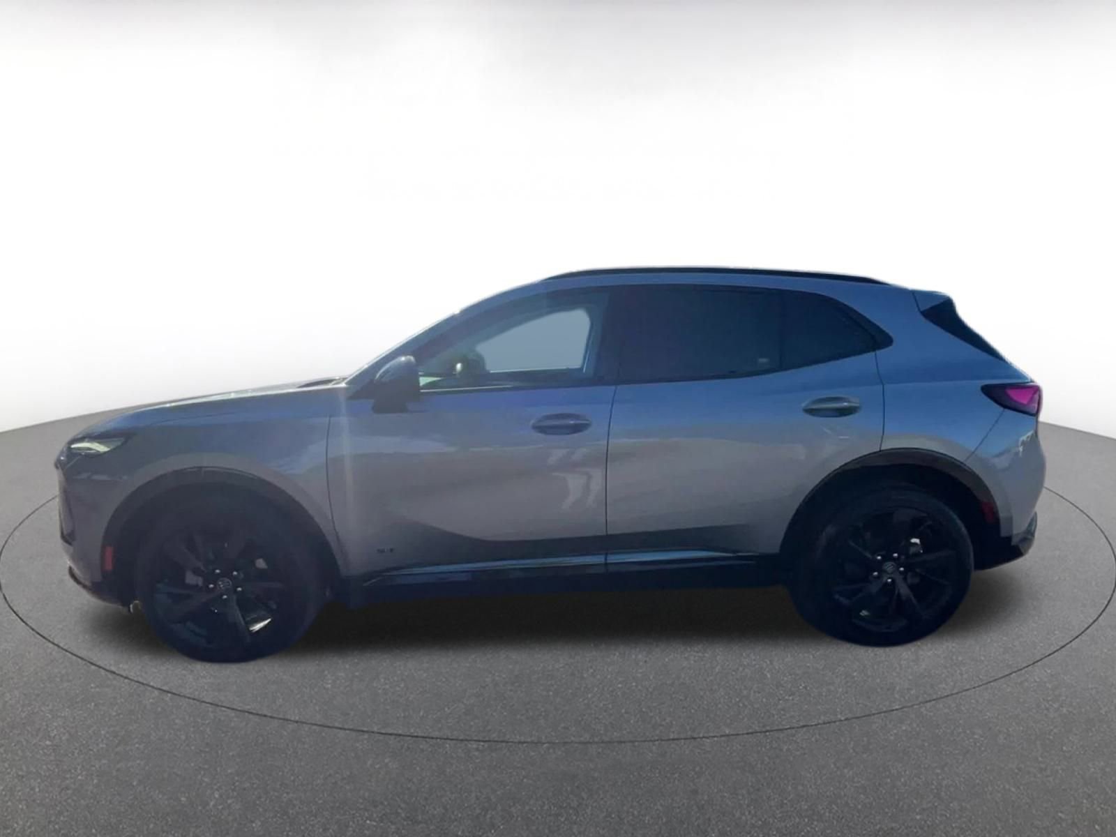 Used 2024 Buick Envision Sport Touring image 9