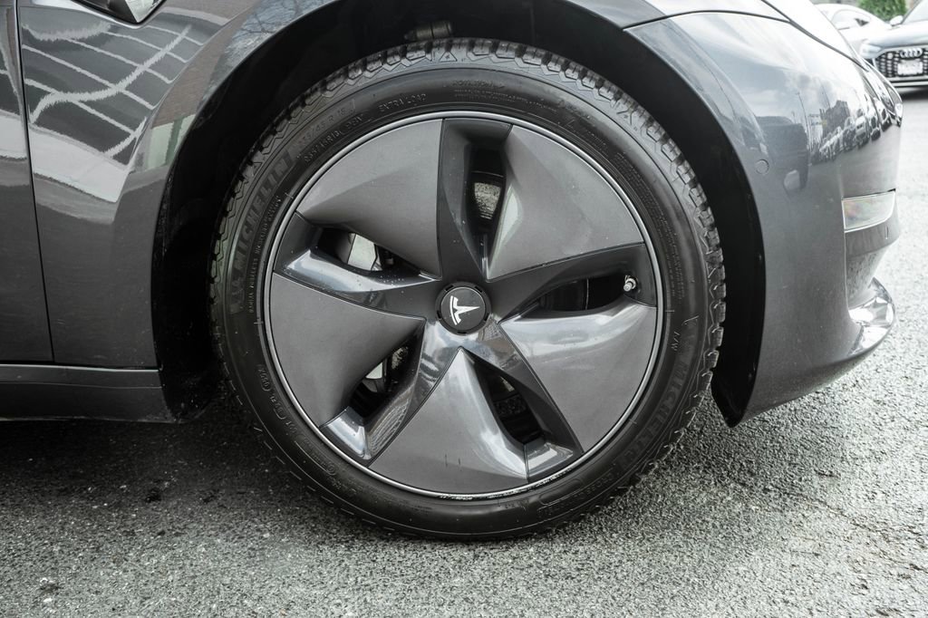 Used 2018 Tesla Model 3 Long Range AWD/4WD image 4