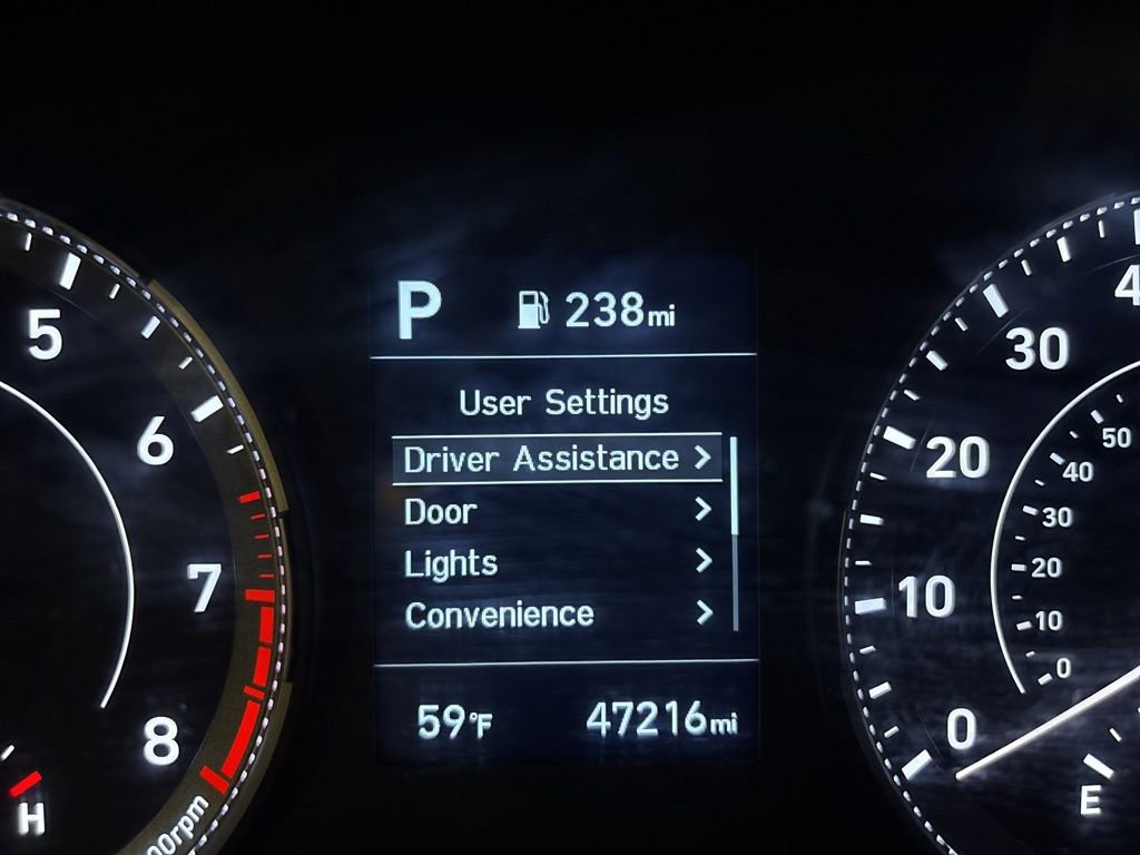 Used 2022 Hyundai Venue Limited image 24