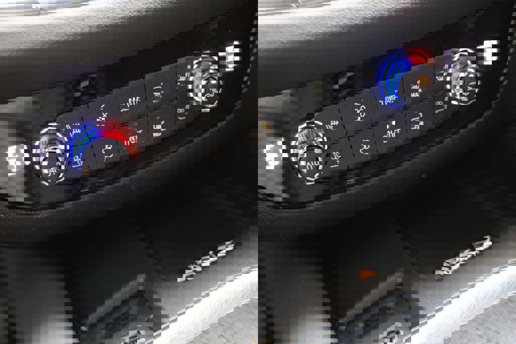 Used 2024 Buick Enclave Premium image 26