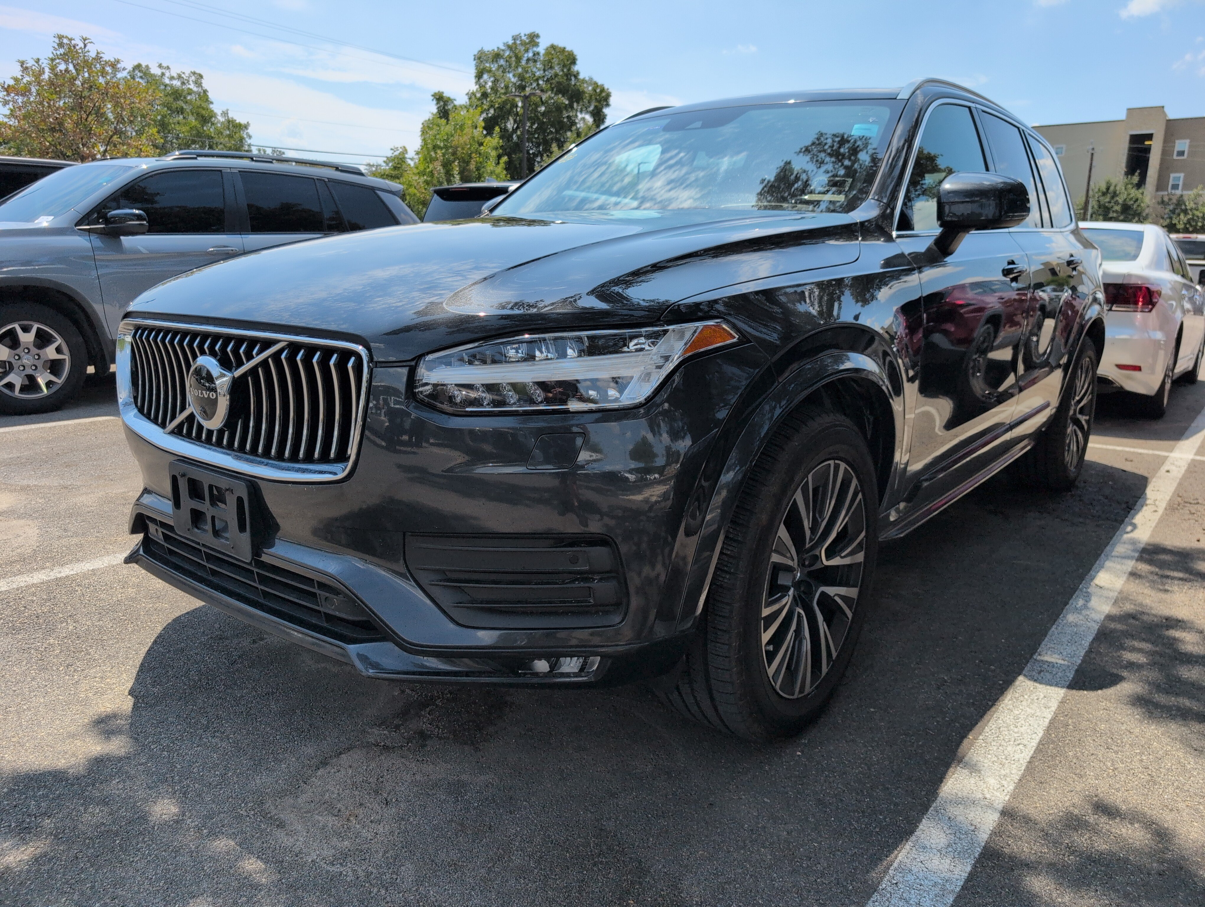 Used 2021 Volvo XC90 T6 Momentum w/ Advanced Package