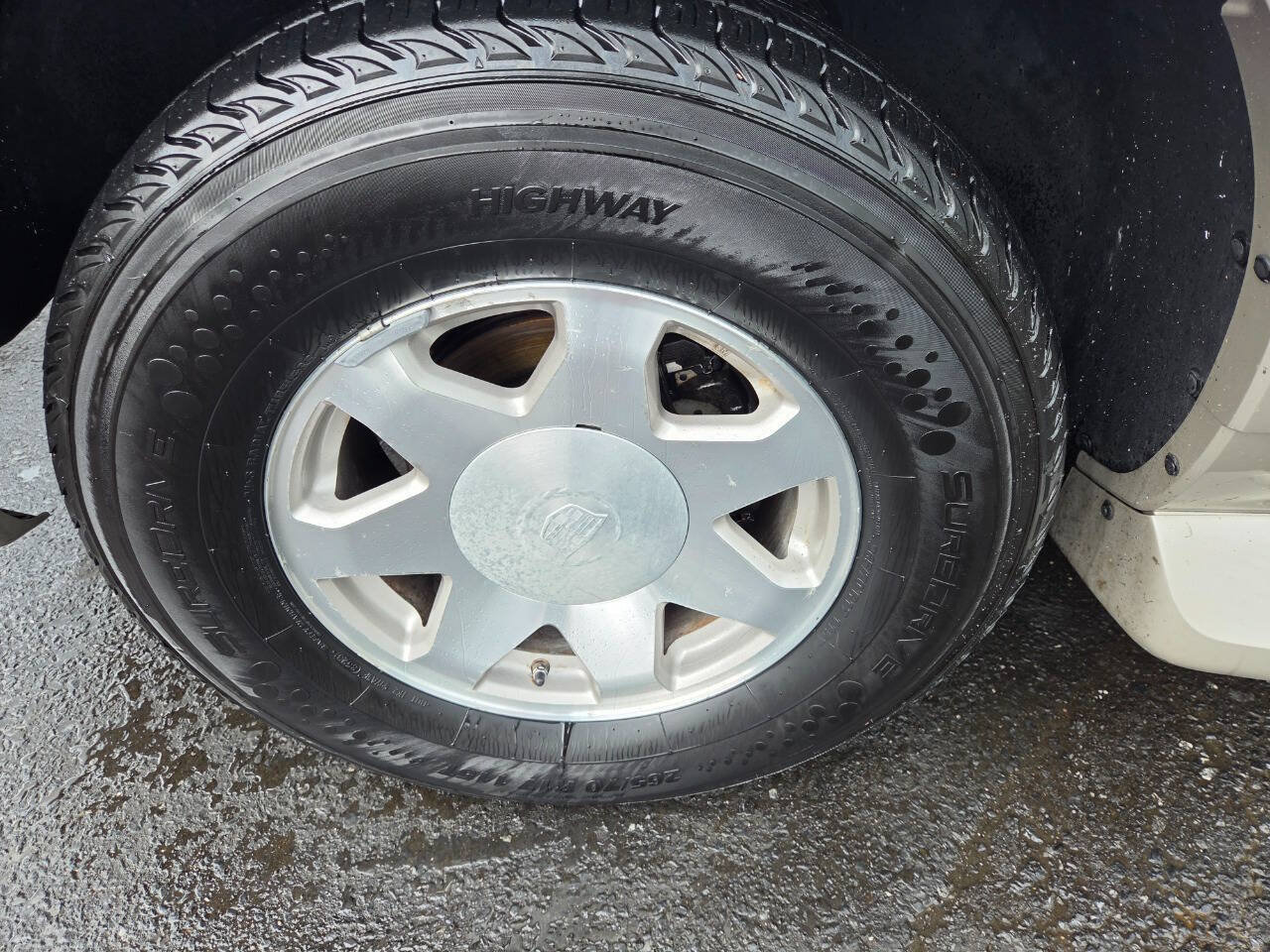 Used 2004 Cadillac Escalade AWD image 9