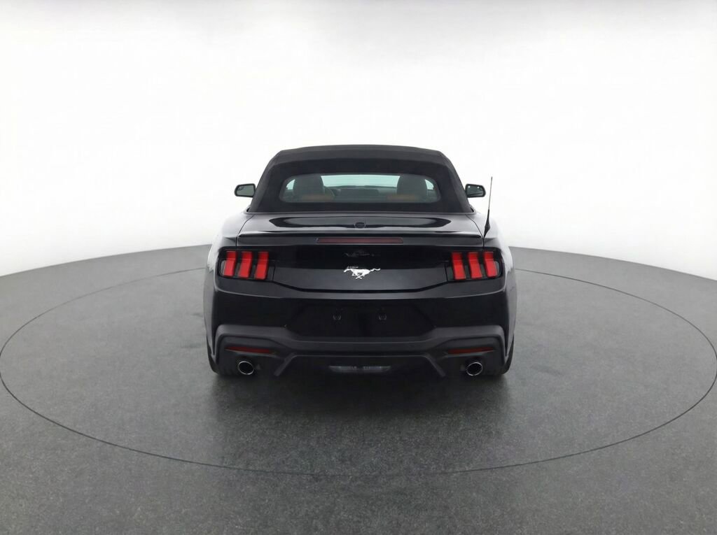 Used 2025 Ford Mustang Premium RWD image 36