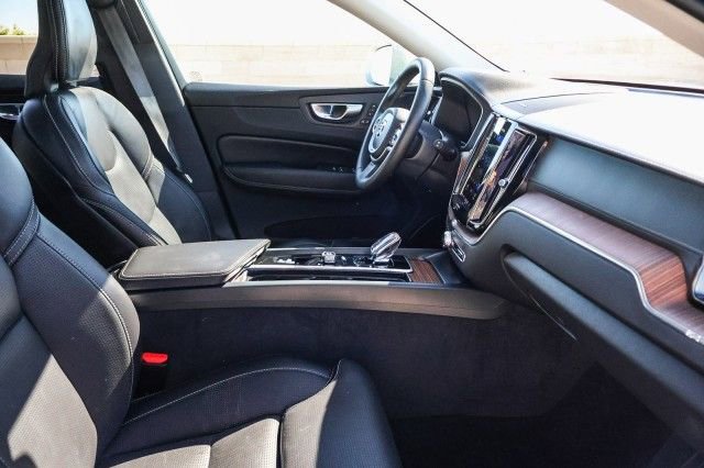 Used 2023 Volvo XC60 B5 Ultimate w/ Climate Package image 13