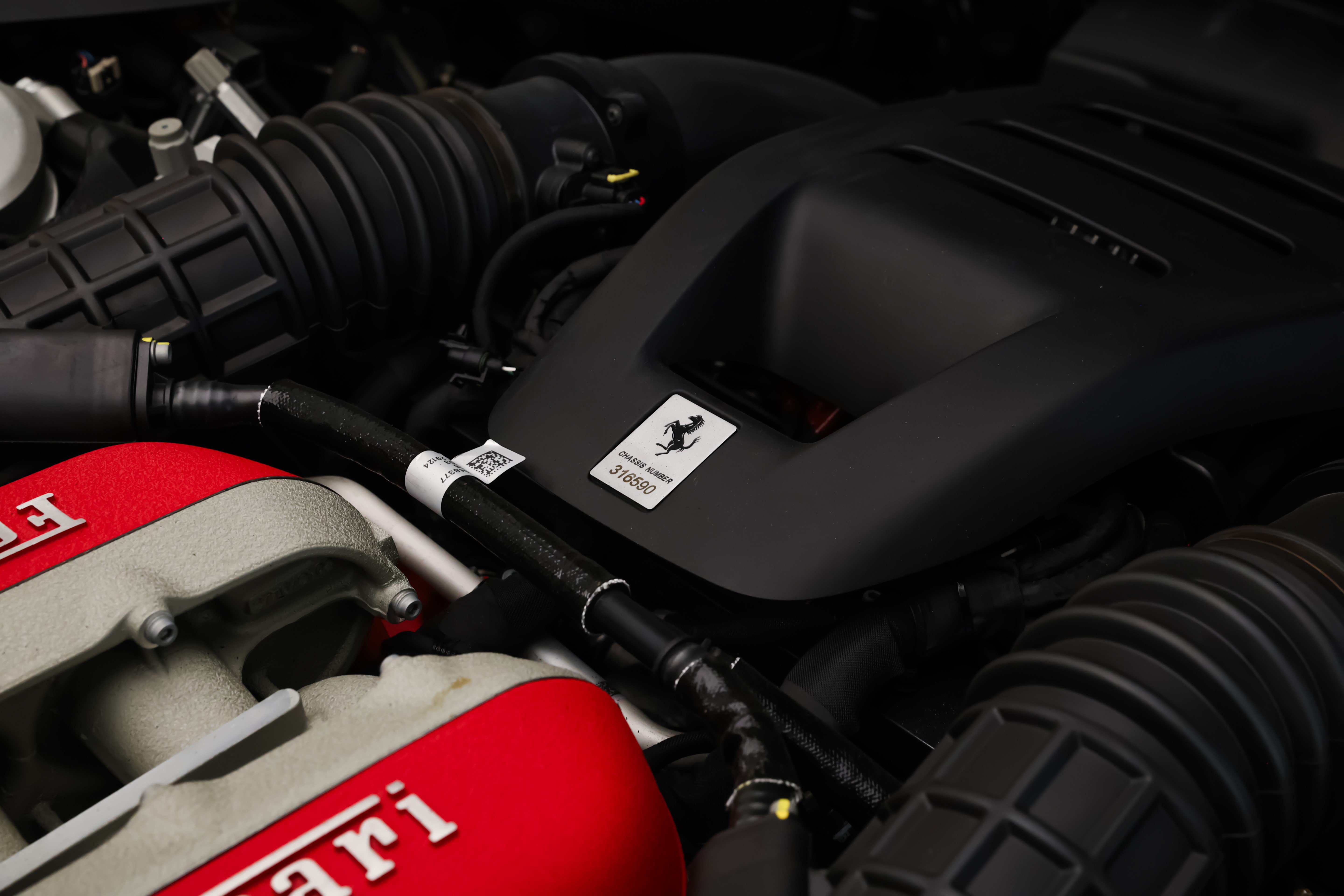 Used 2025 Ferrari Purosangue AWD/4WD image 30