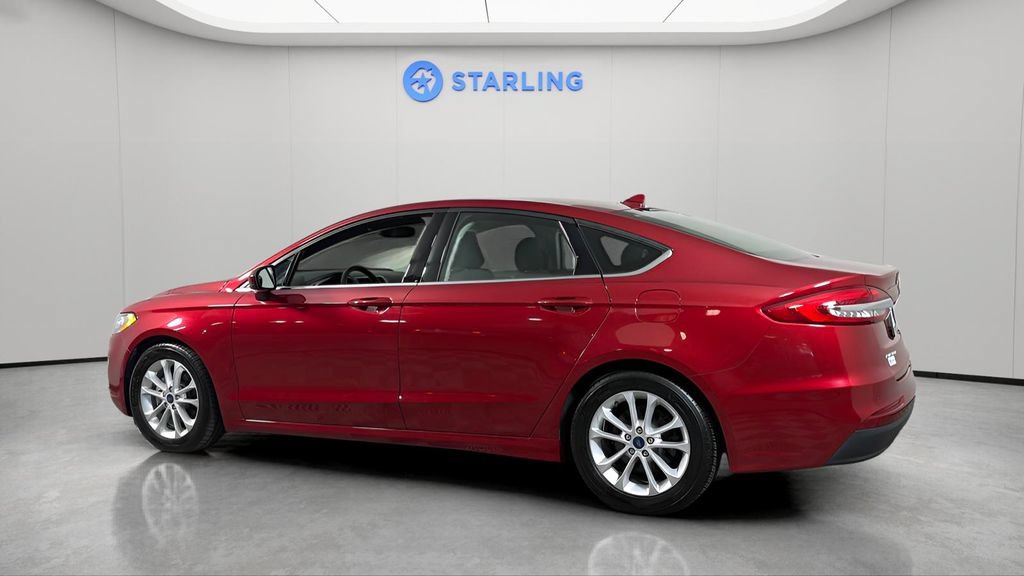 Used 2020 Ford Fusion SE FWD image 4