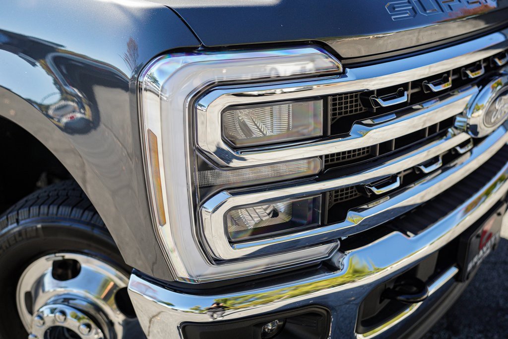 Used 2025 Ford F350 Lariat image 6
