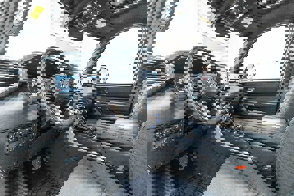 Certified 2025 Toyota Sequoia SR5 AWD/4WD image 4