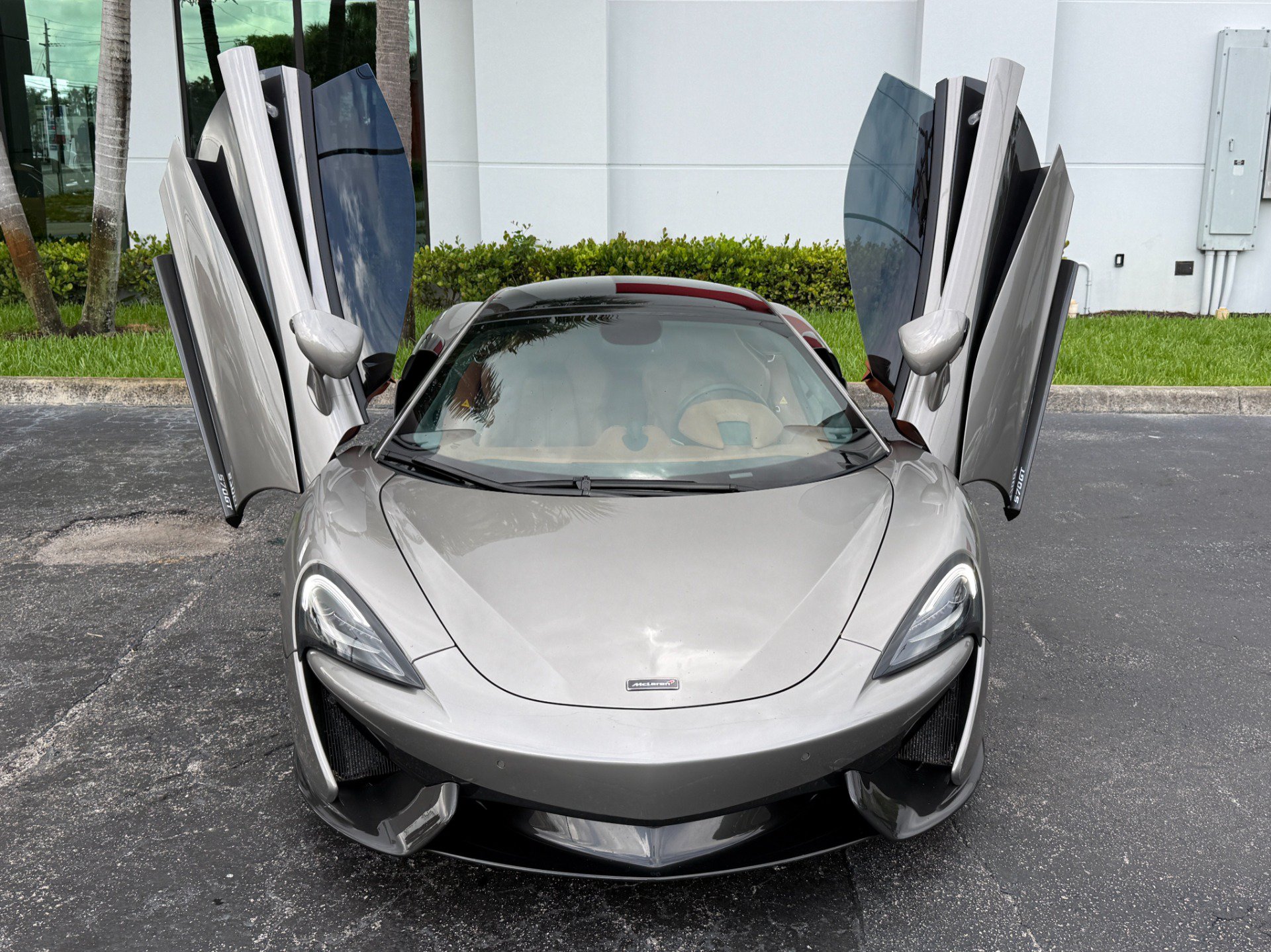 Used 2017 McLaren 570S RWD image 21