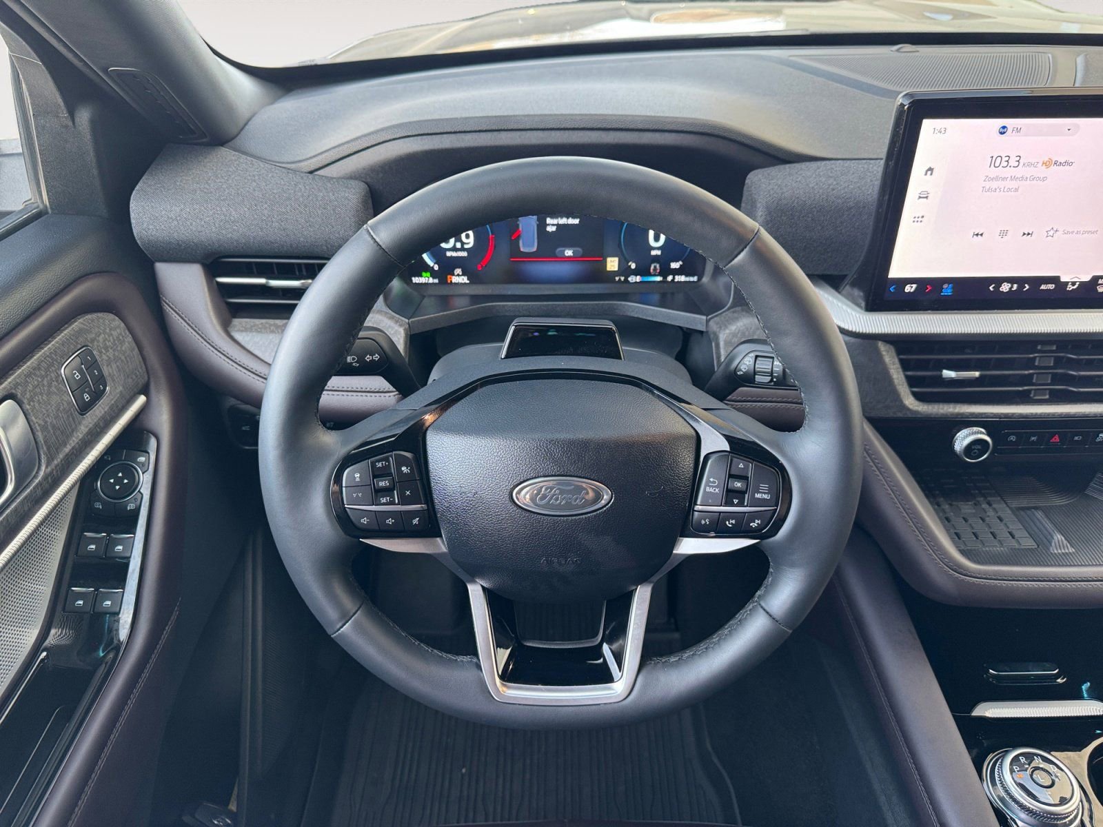 Used 2025 Ford Explorer Platinum image 12