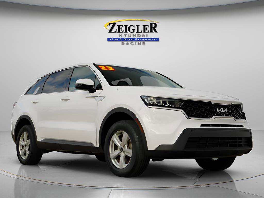 Used 2023 Kia Sorento LX AWD/4WD image 1