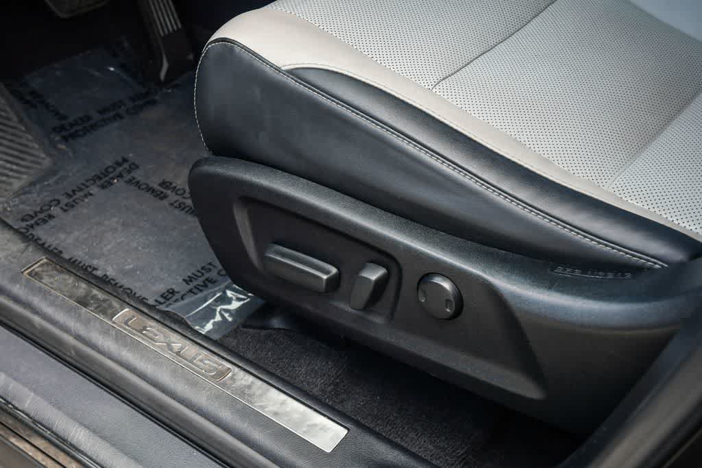 Used 2018 Lexus RX 350L FWD w/ Accessory Package image 25