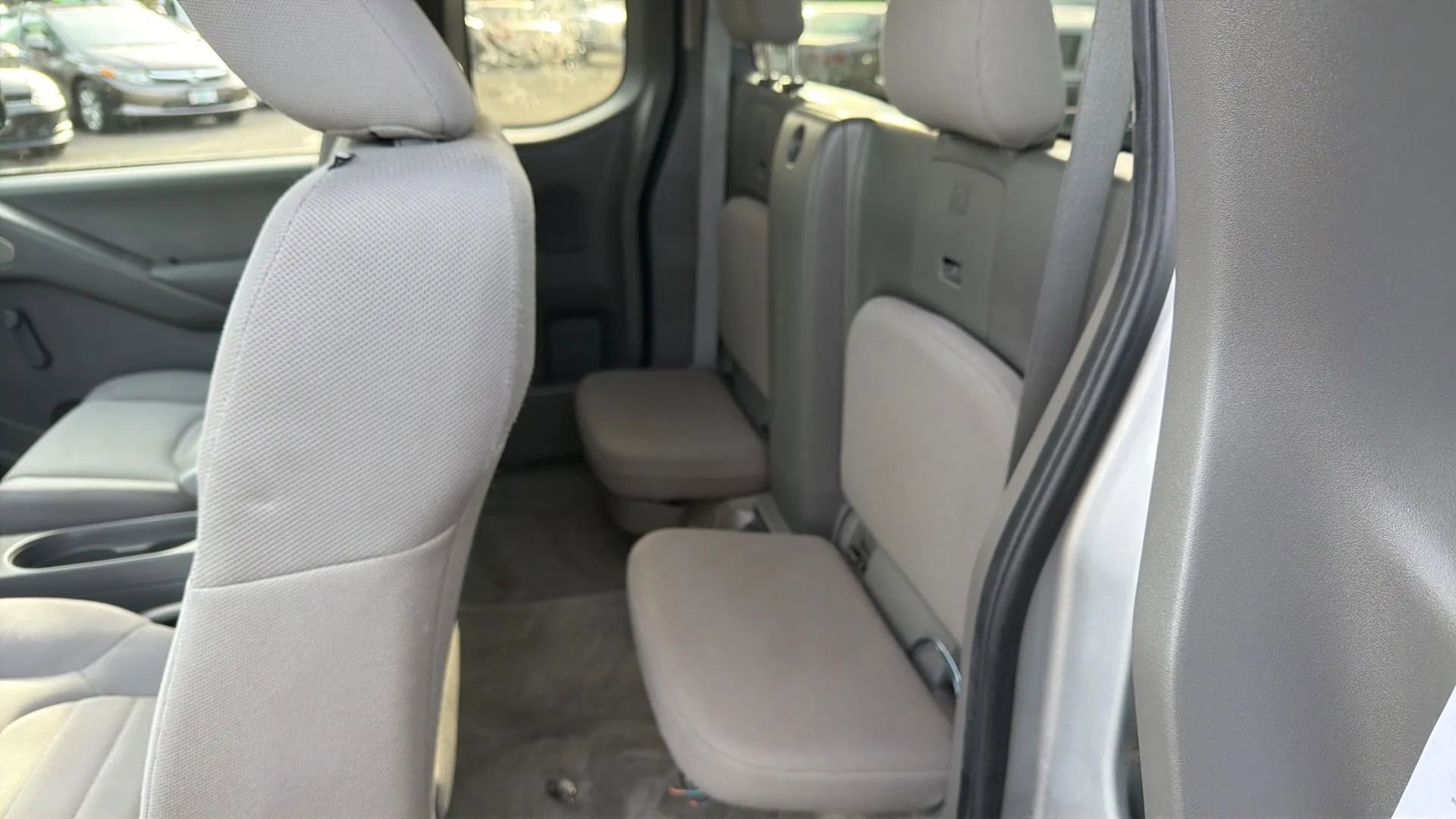 Used 2013 Nissan Frontier S image 9