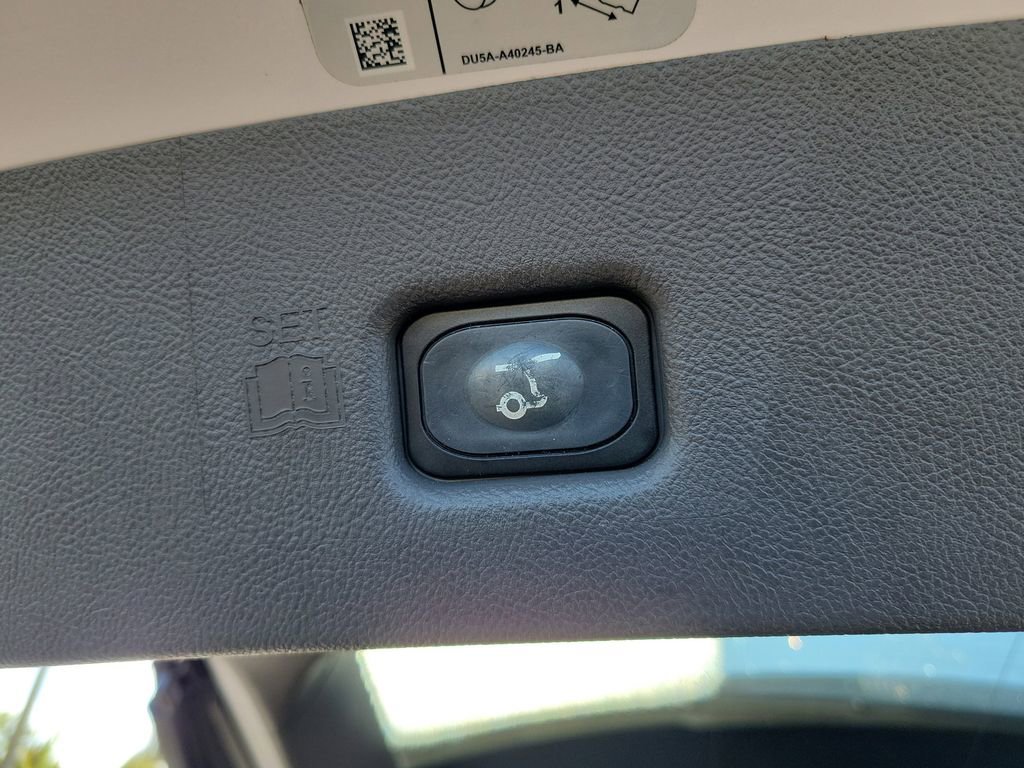 Used 2019 Lincoln Nautilus Reserve image 11