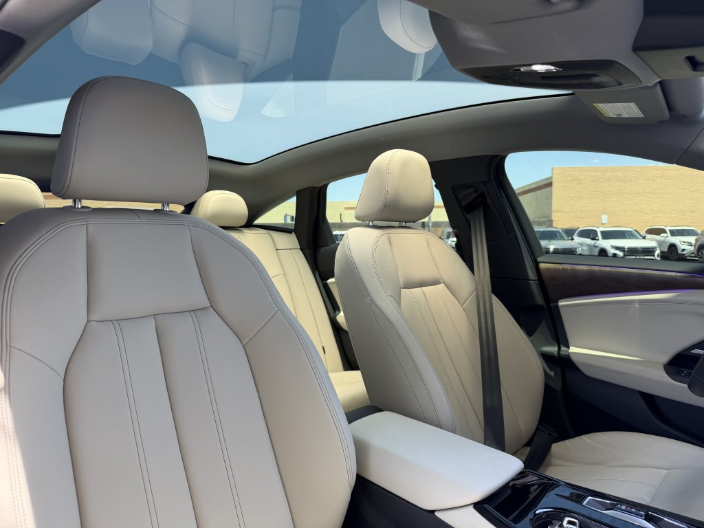 Used 2025 Audi A6 e-tron Premium Plus w/ Premium Plus RWD image 45