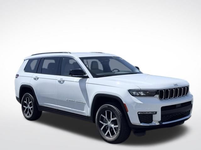 Used 2025 Jeep Grand Cherokee L Limited AWD/4WD image 4