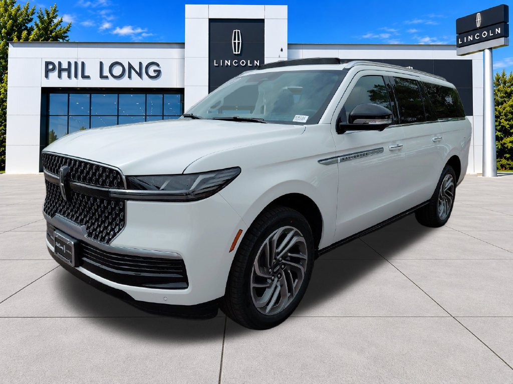 New 2026 Lincoln Navigator L Reserve AWD/4WD image 3
