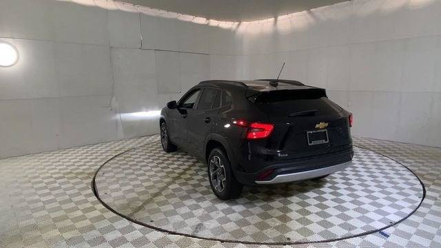 Used 2024 Chevrolet Trax LT w/ Driver Confidence Package FWD image 11