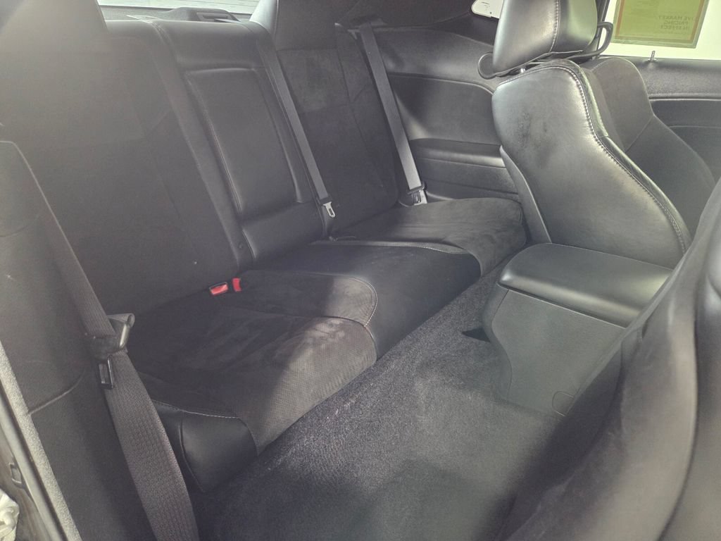 Used 2018 Dodge Challenger R/T Plus RWD image 28