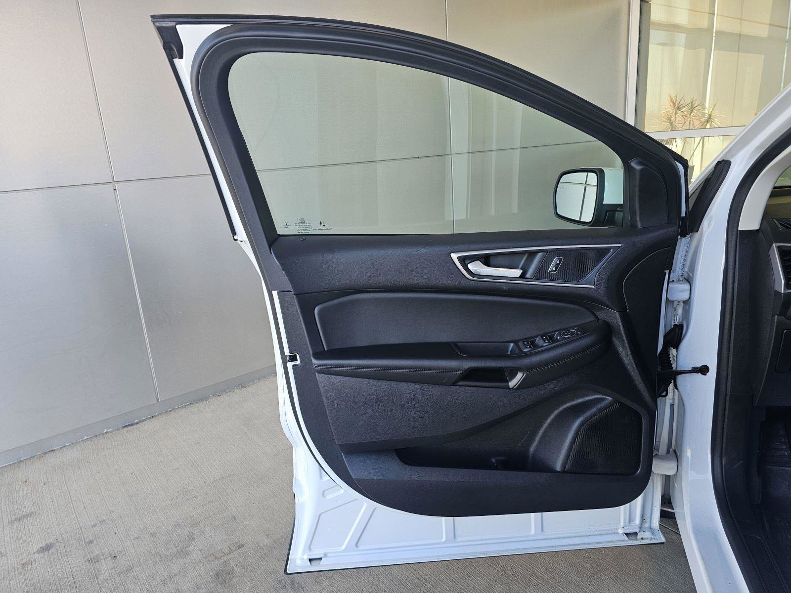 Used 2022 Ford Edge SEL w/ Convenience Package image 42