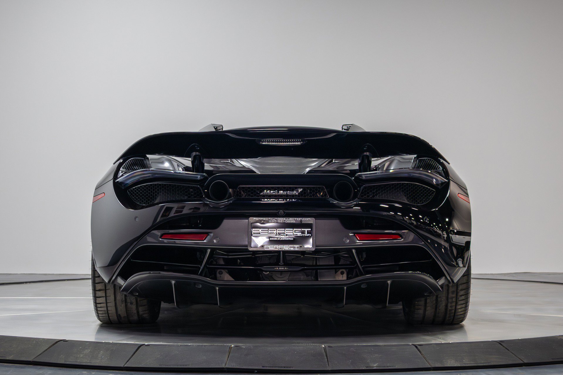 Used 2019 McLaren 720S Luxury RWD image 36
