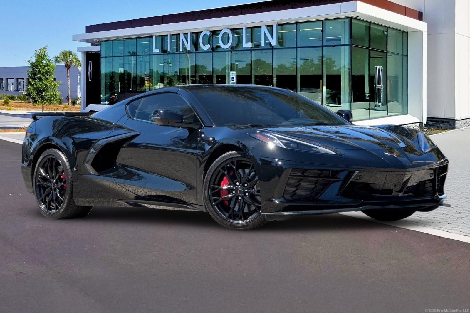Used 2025 Chevrolet Corvette Stingray Premium Cpe w/ Z51 Performance Package RWD image 2