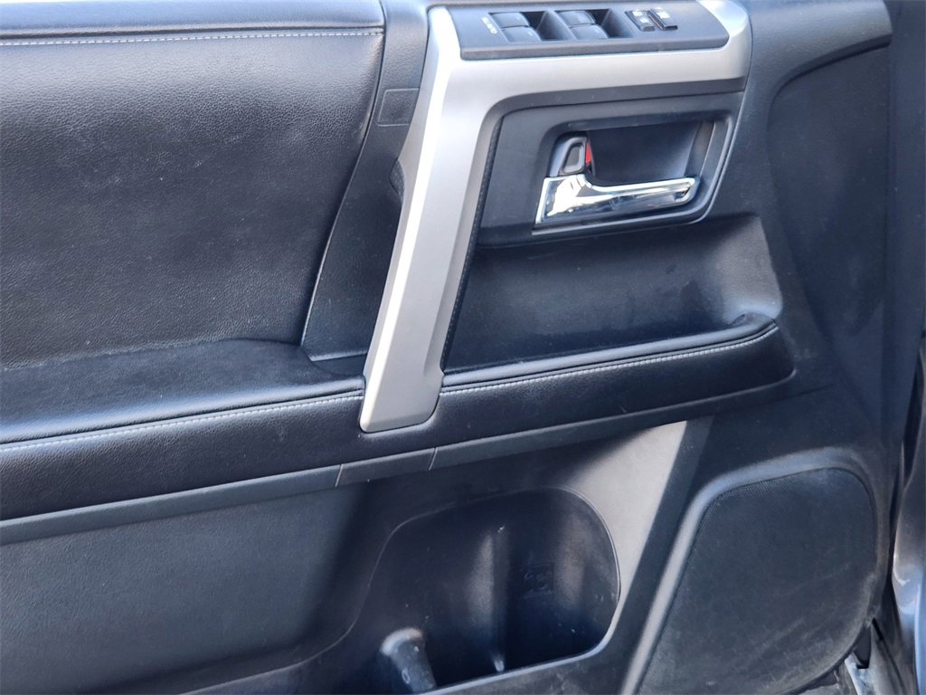 Used 2016 Toyota 4Runner SR5 image 12