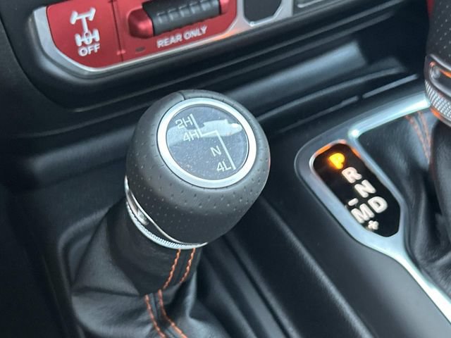Used 2023 Jeep Gladiator Mojave w/ Cold Weather Group AWD/4WD image 30