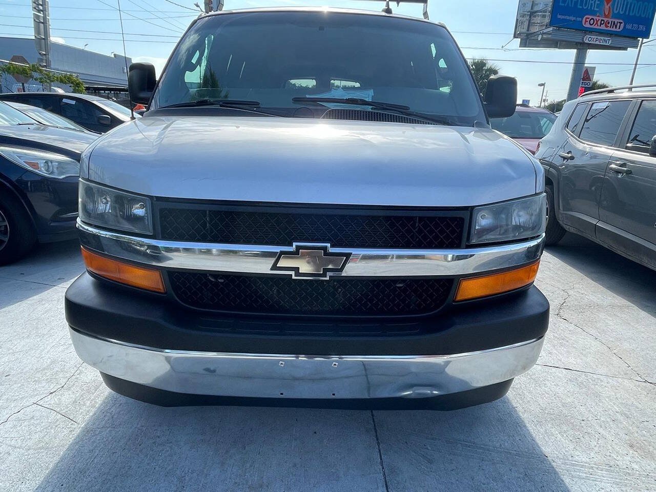Used 2017 Chevrolet Express 3500 LT w/ LT Preferred Equipment Group RWD image 1