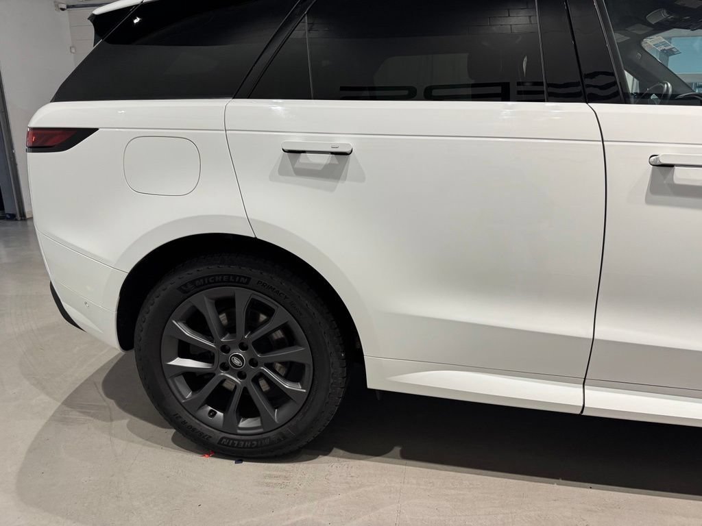 Used 2023 Land Rover Range Rover Sport SE Dynamic AWD/4WD image 4