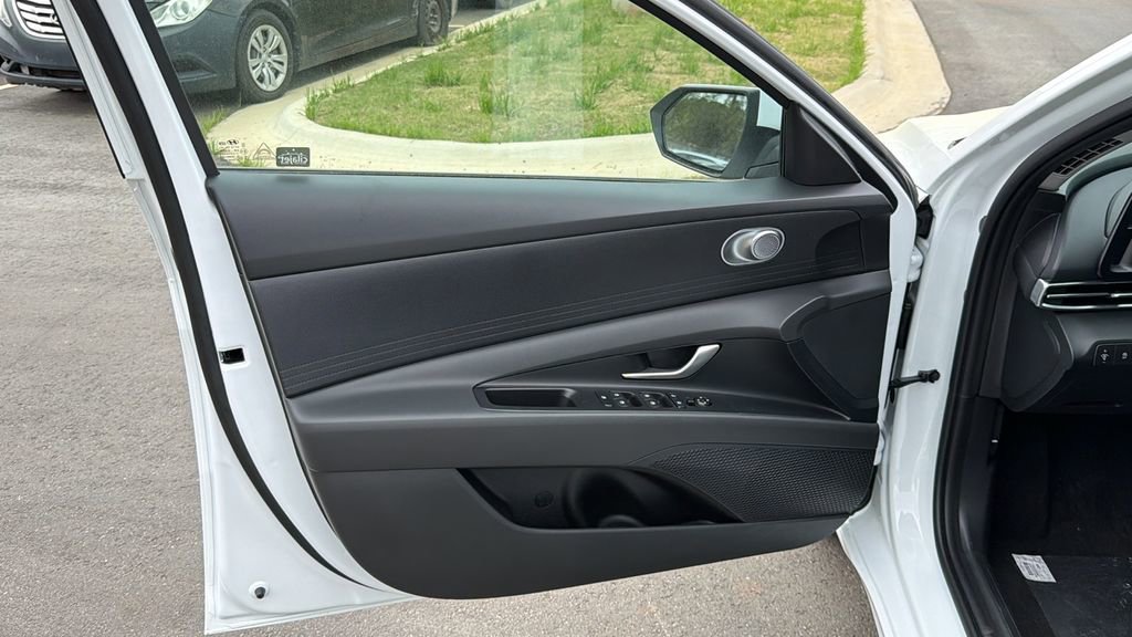 New 2026 Hyundai Elantra SE image 10