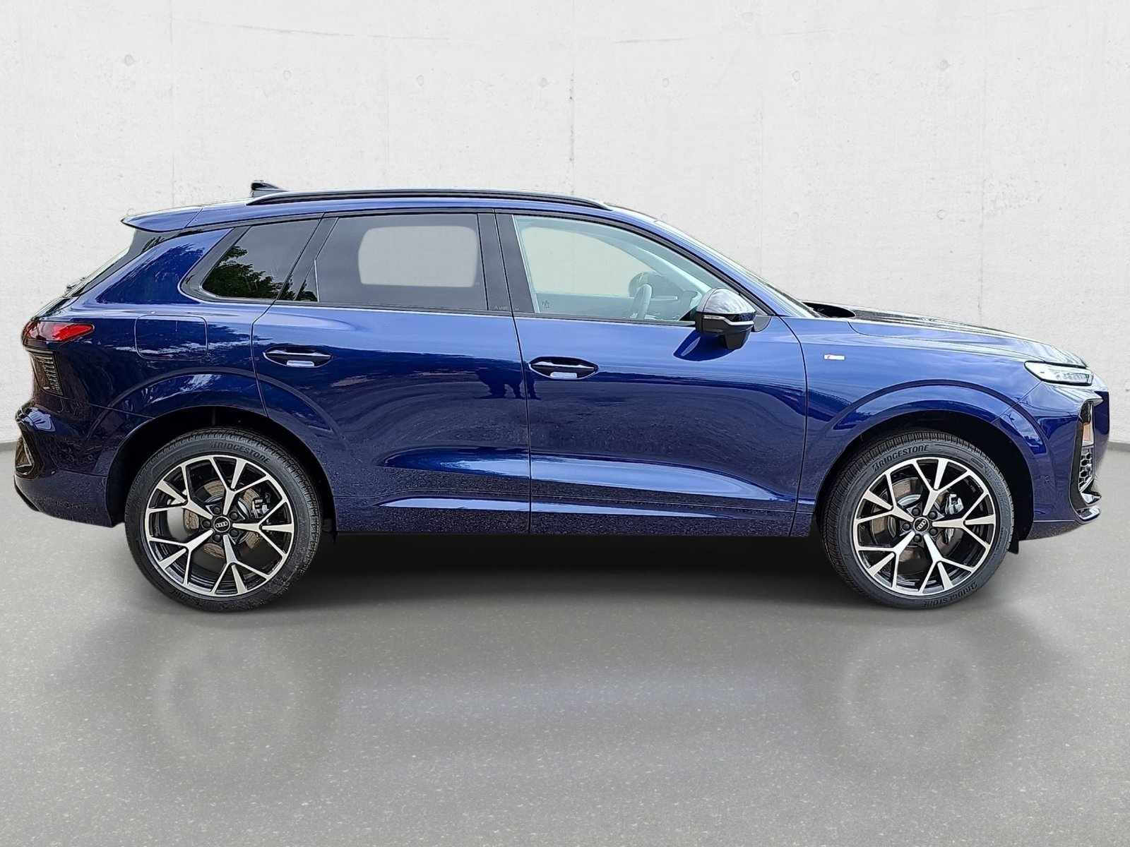 New 2026 Audi Q3 quattro 2.0T AWD/4WD image 4