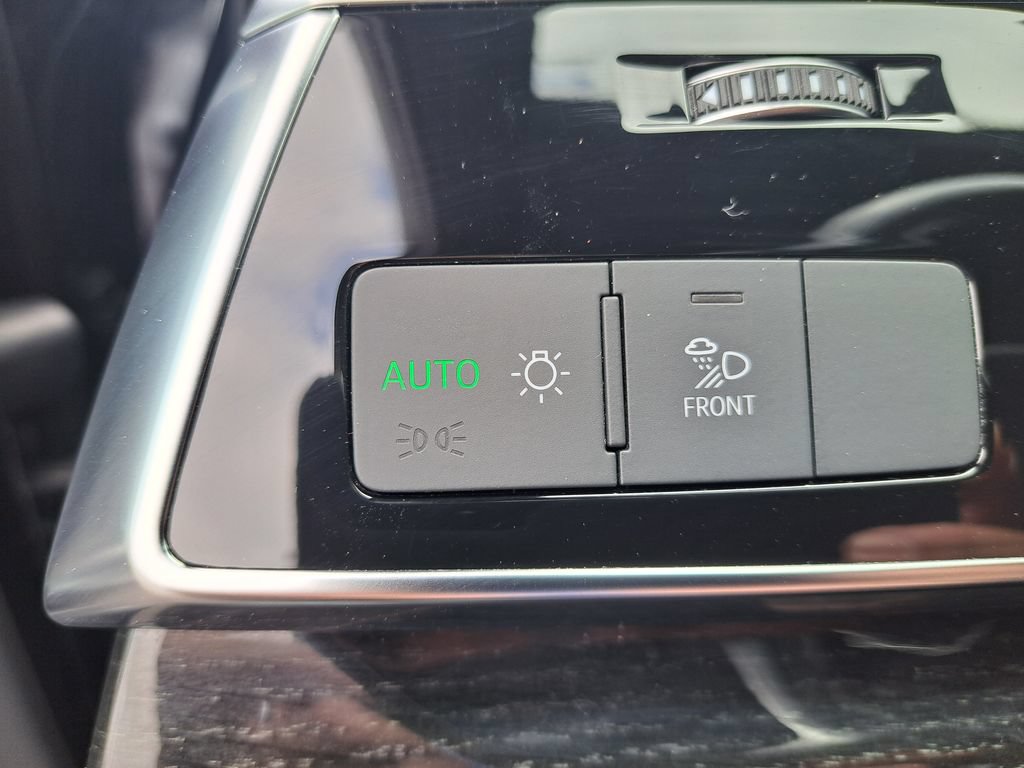 Used 2021 Audi Q7 3.0T Premium Plus w/ Premium Plus Package AWD/4WD image 22
