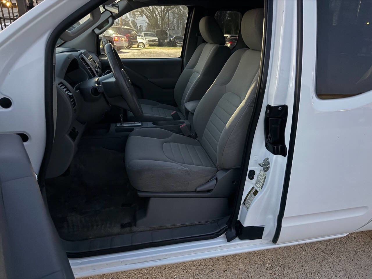 Used 2016 Nissan Frontier S RWD image 15