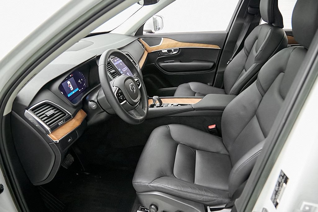 Certified 2023 Volvo XC90 B6 Core w/ Protection Package Premier AWD/4WD image 17