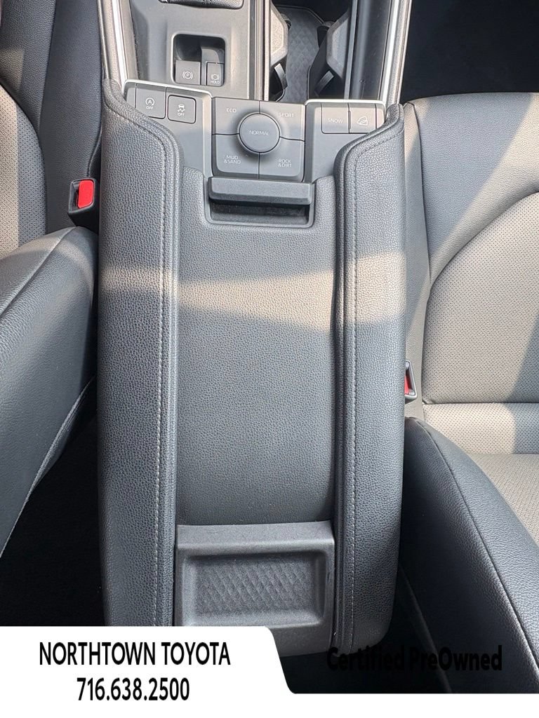 Used 2025 Toyota Grand Highlander AWD image 26
