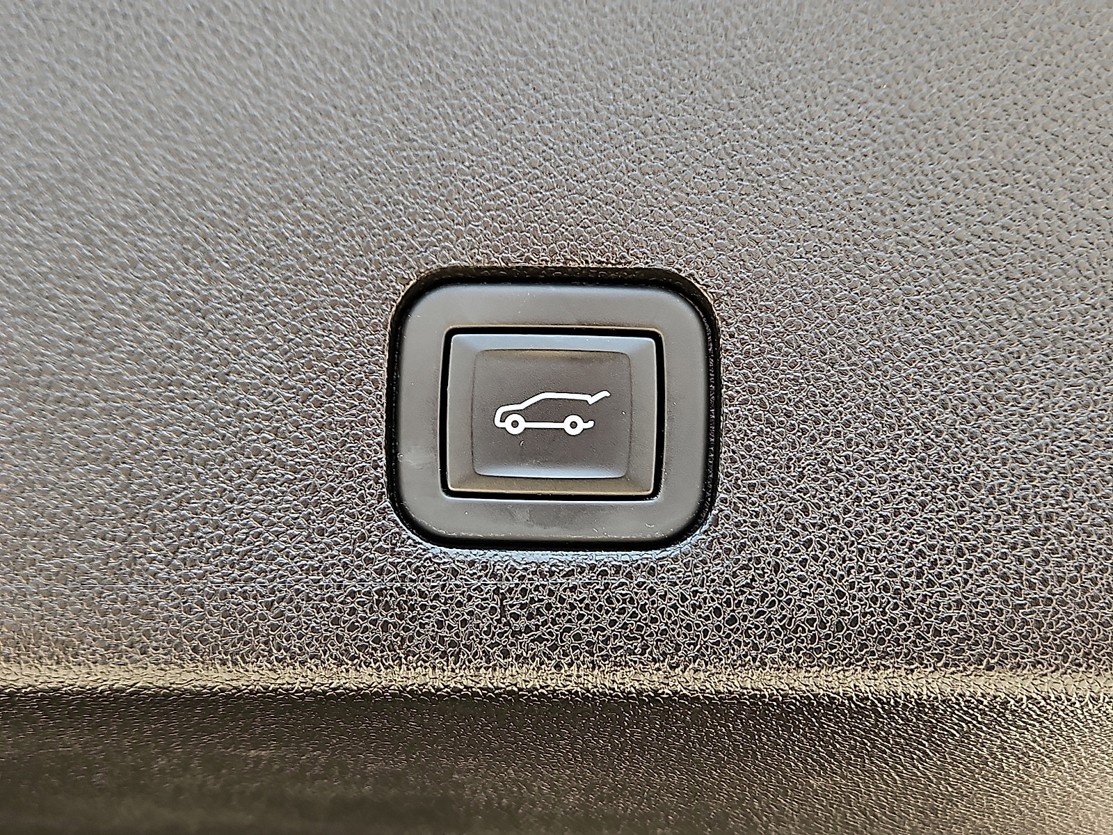 Used 2024 Cadillac XT6 Premium Luxury image 11