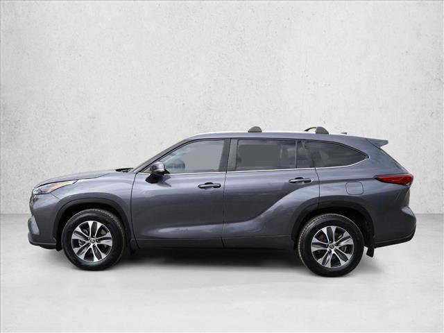 Used 2023 Toyota Highlander XLE AWD/4WD image 10