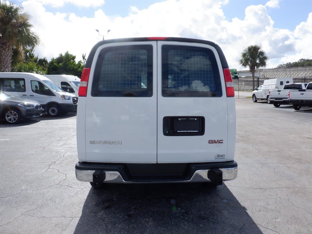 Used 2020 GMC Savana 2500 w/ Driver Convenience Package RWD image 4