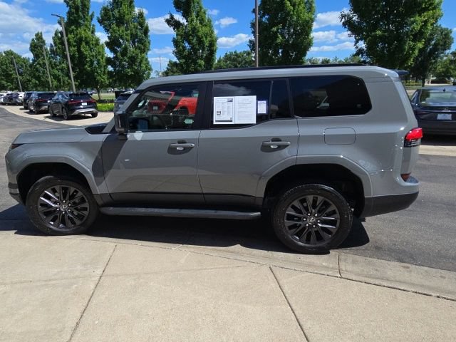 Used 2024 Lexus GX 550 w/ Cold Area Package AWD/4WD image 6