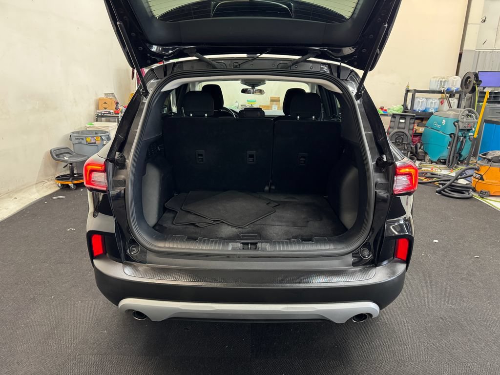 Used 2025 Ford Escape Active AWD/4WD image 6