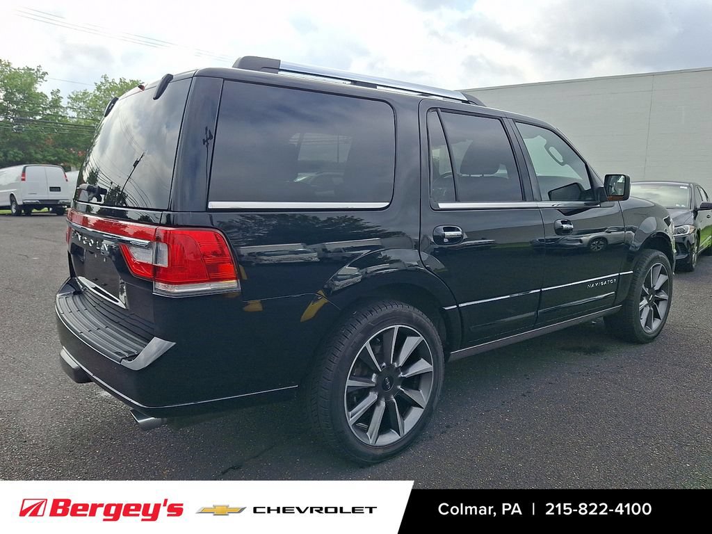 Used 2017 Lincoln Navigator Reserve AWD/4WD image 5