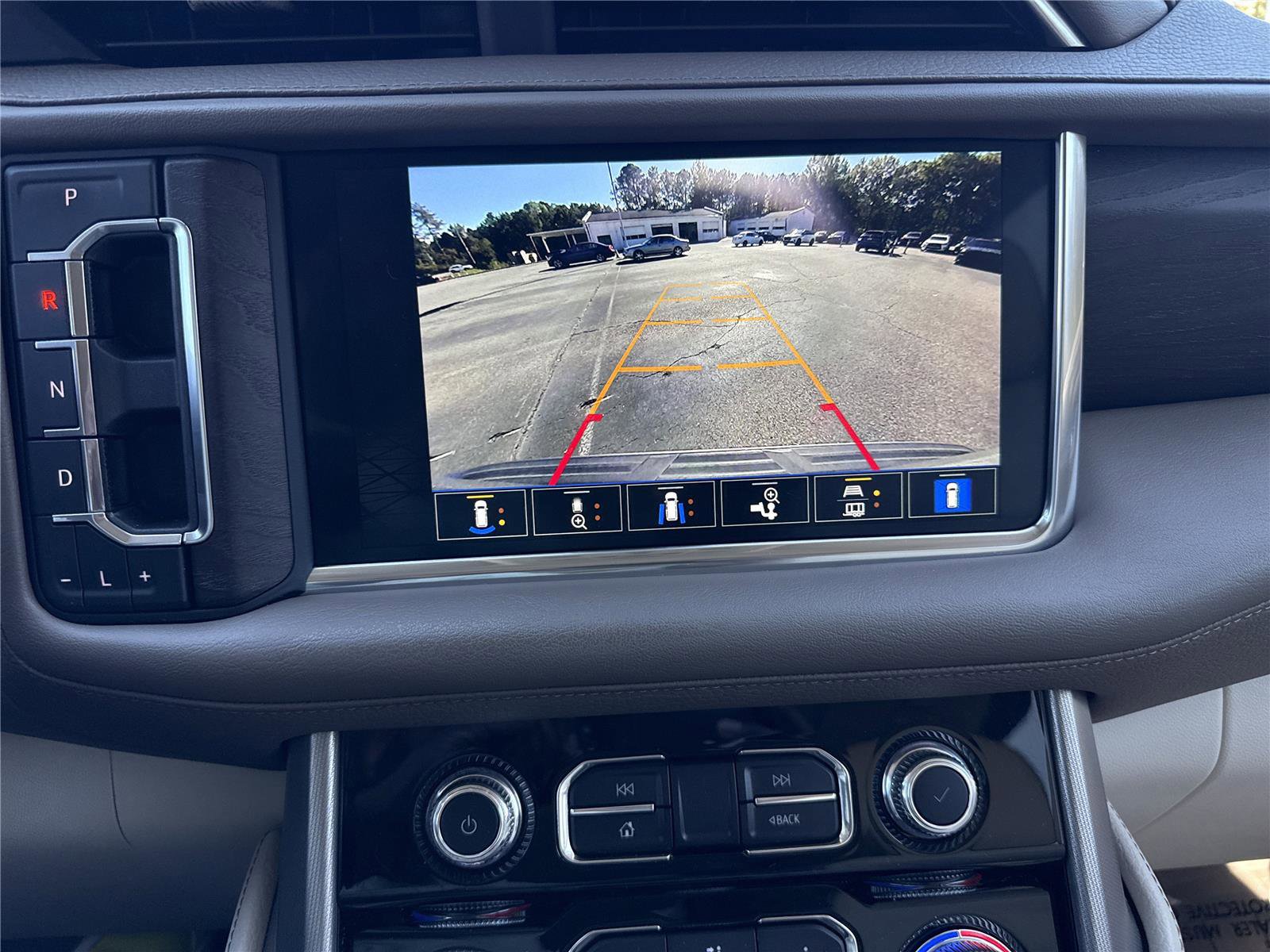 Used 2022 GMC Yukon Denali w/ Advanced Technology Package image 19