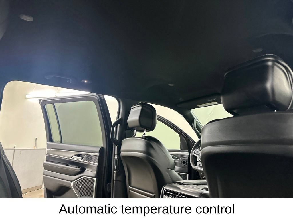 Used 2025 Jeep Wagoneer Series II AWD/4WD image 24