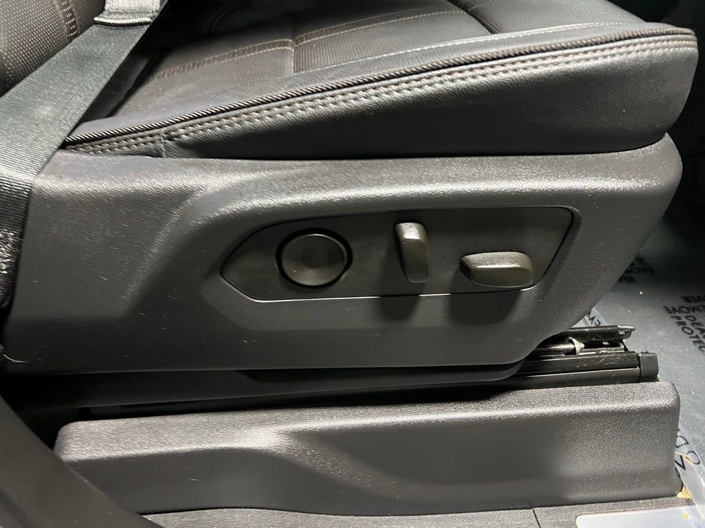 Used 2023 Chevrolet Silverado 1500 High Country image 12